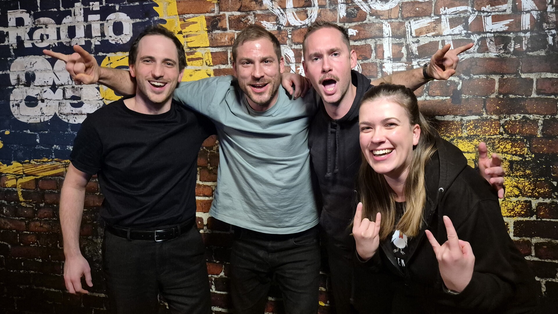 Christian Simon-Vincetic, Michi Stranz, Mike Hornyik und Kinga Wölger sind das Team der Let's Rock Homeparty auf 88.6