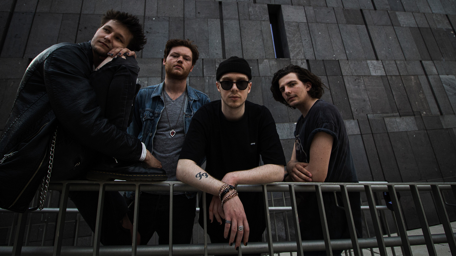 © Glazed Curtains Band Glazed Curtains