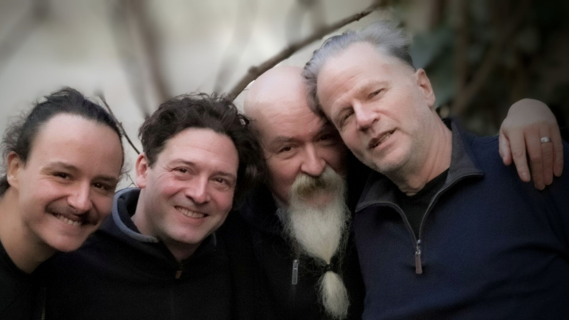 Horak spielt Ostbahn Foto von Horak mit Bandmitgliedern