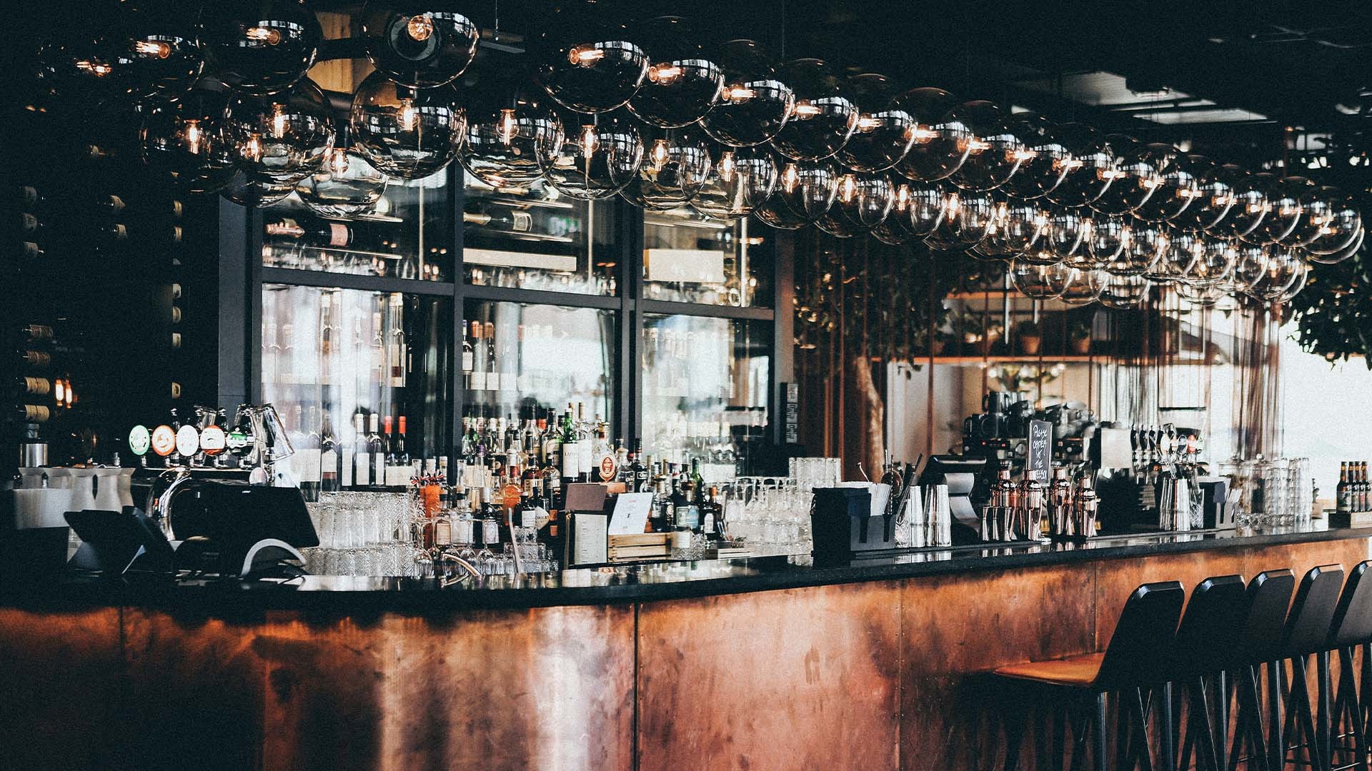 ©freepik.com Eine Bar