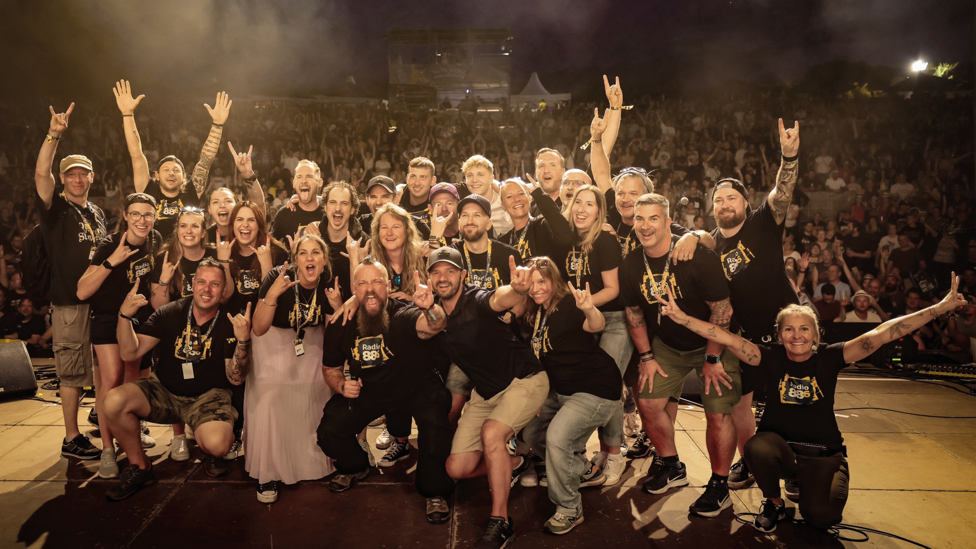 Rocke deinen neuen Job bei Radio 88.6 Das 88.6 Team auf der Bühne