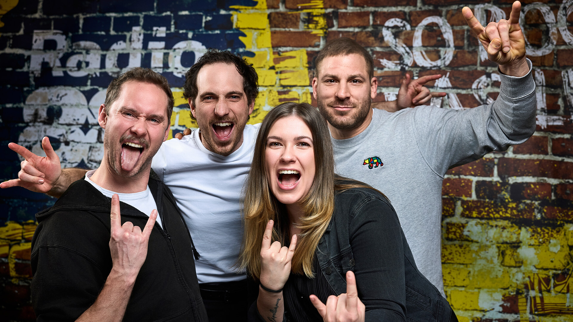 Christian Simon-Vincetic, Michi Stranz, Mike Hornyik und Kinga Wölger sind das Team der Let's Rock Homeparty auf 88.6